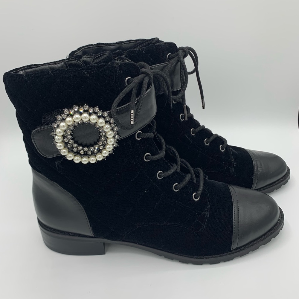 White House Black Market “Winter Pearl” Combat Boot~SIZE 7~BRAND NEW!